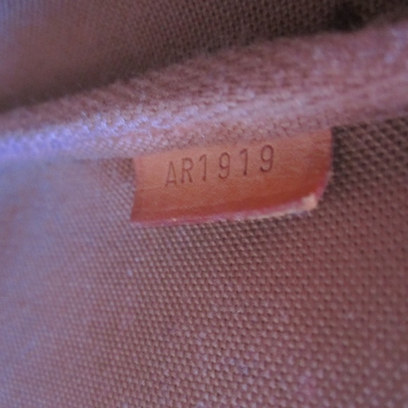 SOLD Auth. Louis Vuitton Monogram Pochette Clutch - Picture 6 of 8